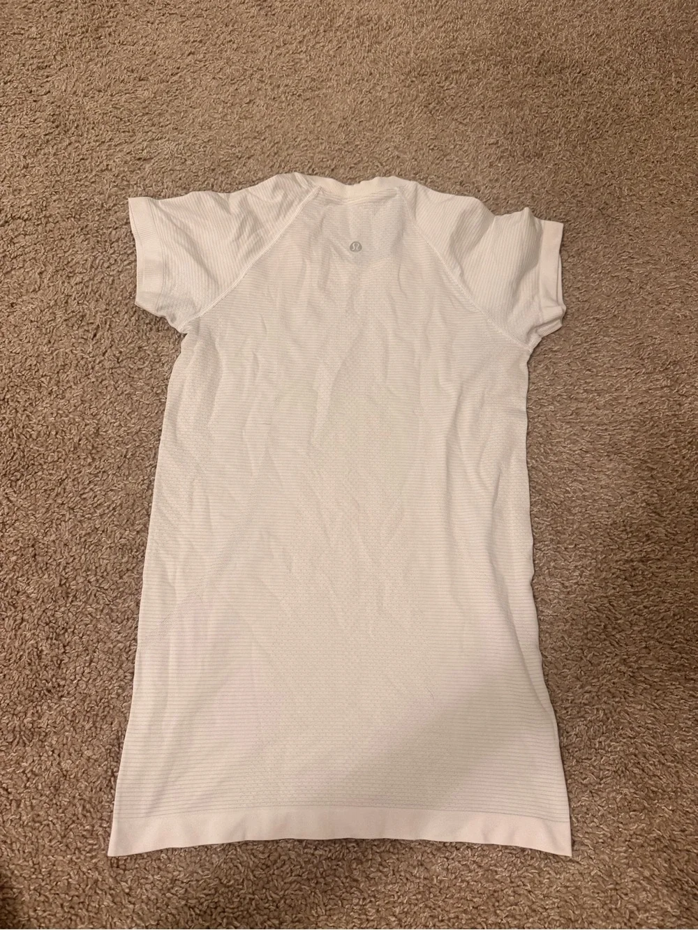 lululemon athletica White Swiftly Tech Short Sleeve Women's Performance Tee
